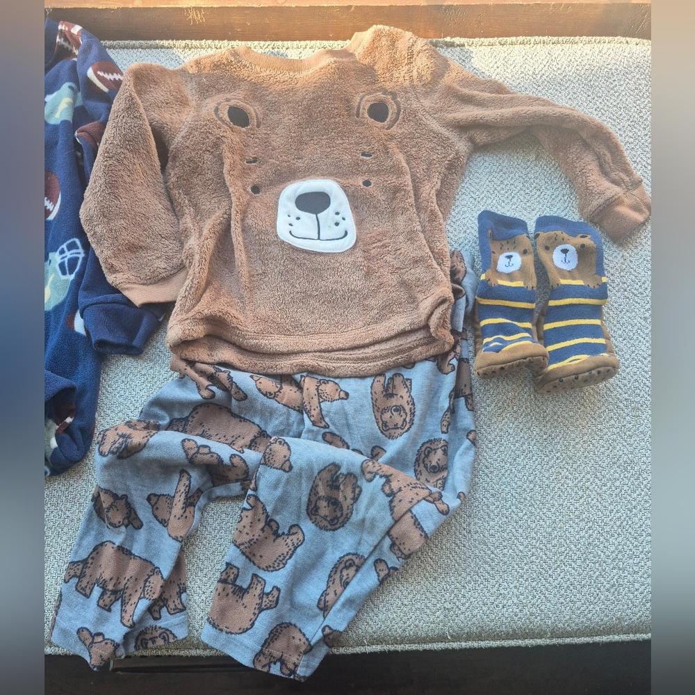 Boys Pajama Sets - 4T - Picture 2 of 4